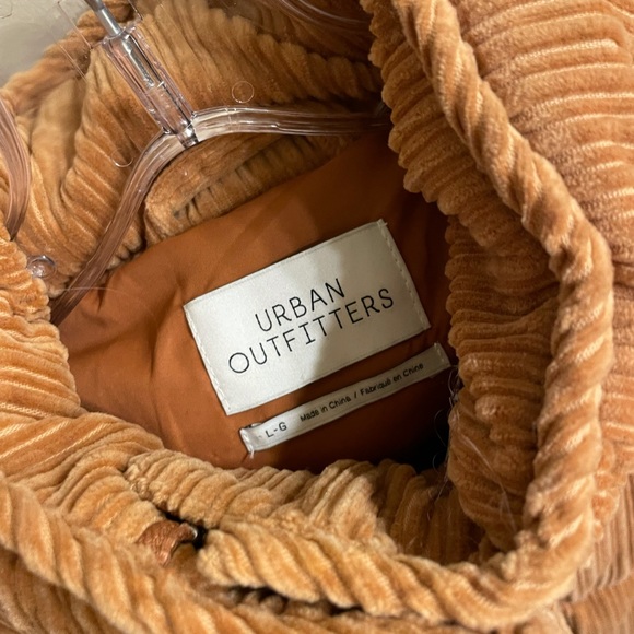 urban outfitters corduroy puffer jacket - Picture 3 of 4